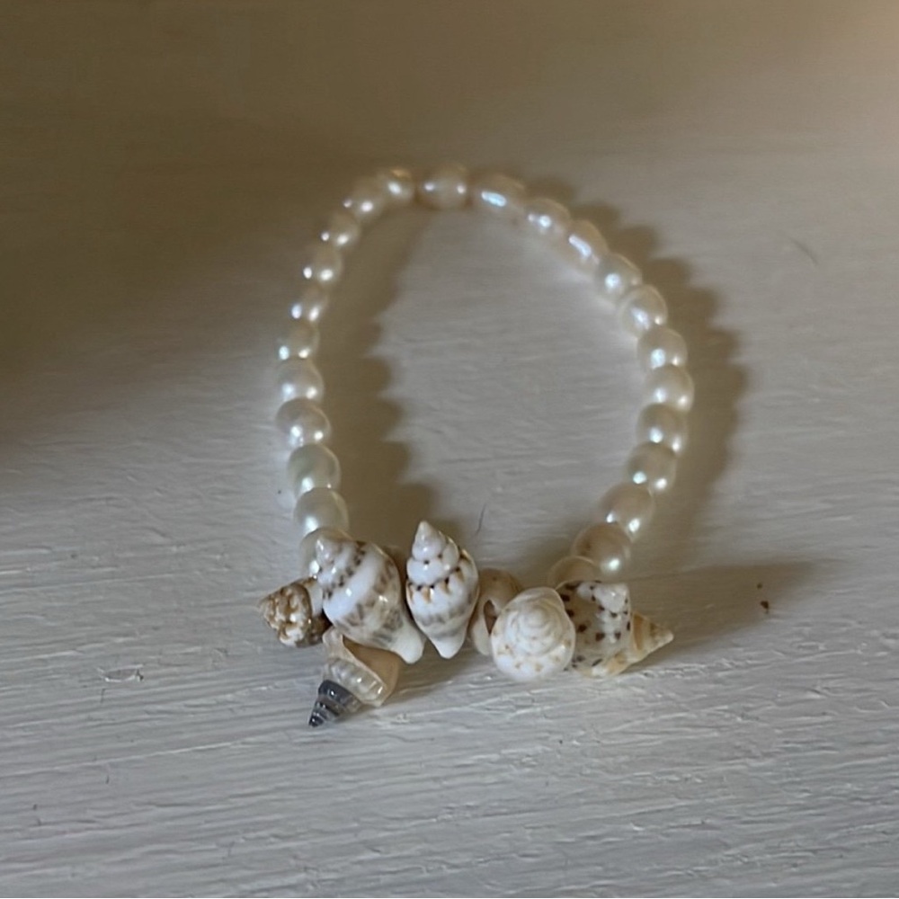 Elegant Pearl and Shell Bracelet